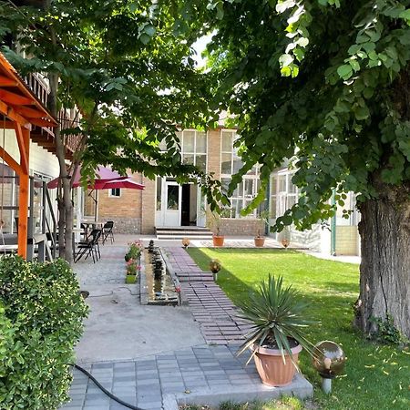 Гостевой дом Eco House Ош Экстерьер фото